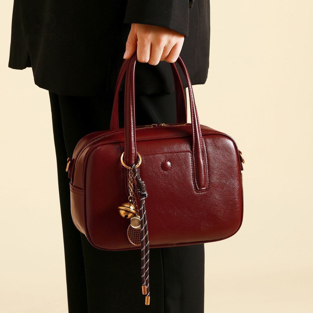The Ultimate Guide to Women’s Handbags: Psychology, Craftsmanship, Style Evolution, and Smart Investment Strategies